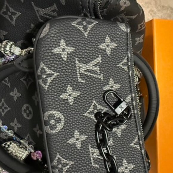 High Quality Fashion Top Handle Bag-Stunning in Gorgeous BLACK with Silver 30cm! - Picture 3 of 14